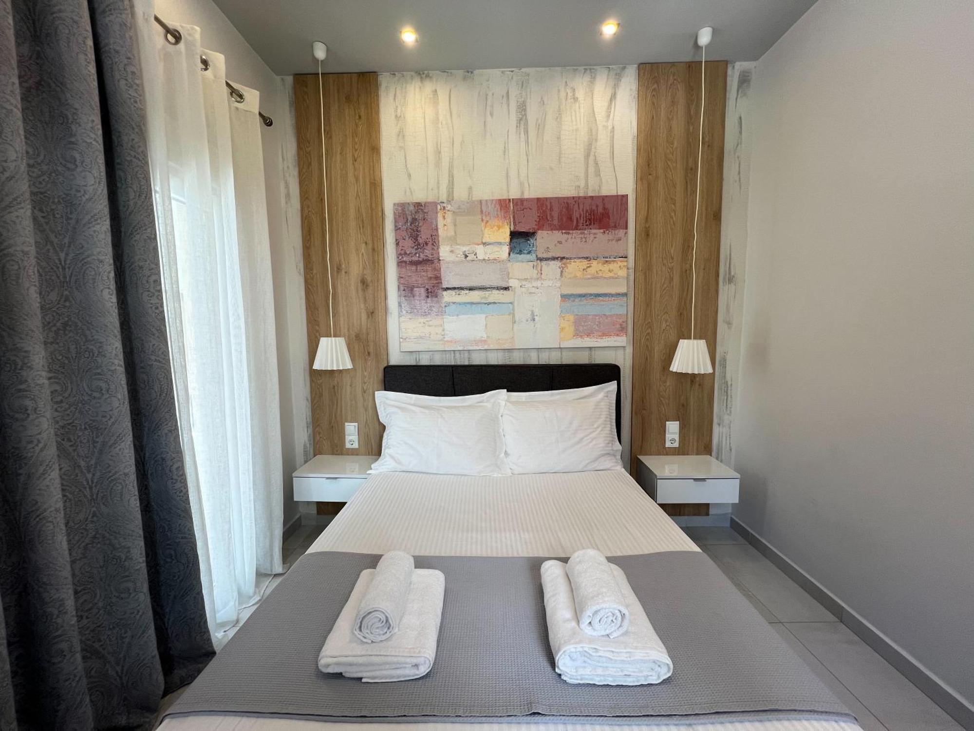 P Deluxe Suites 7 Tesalonika Bagian luar foto