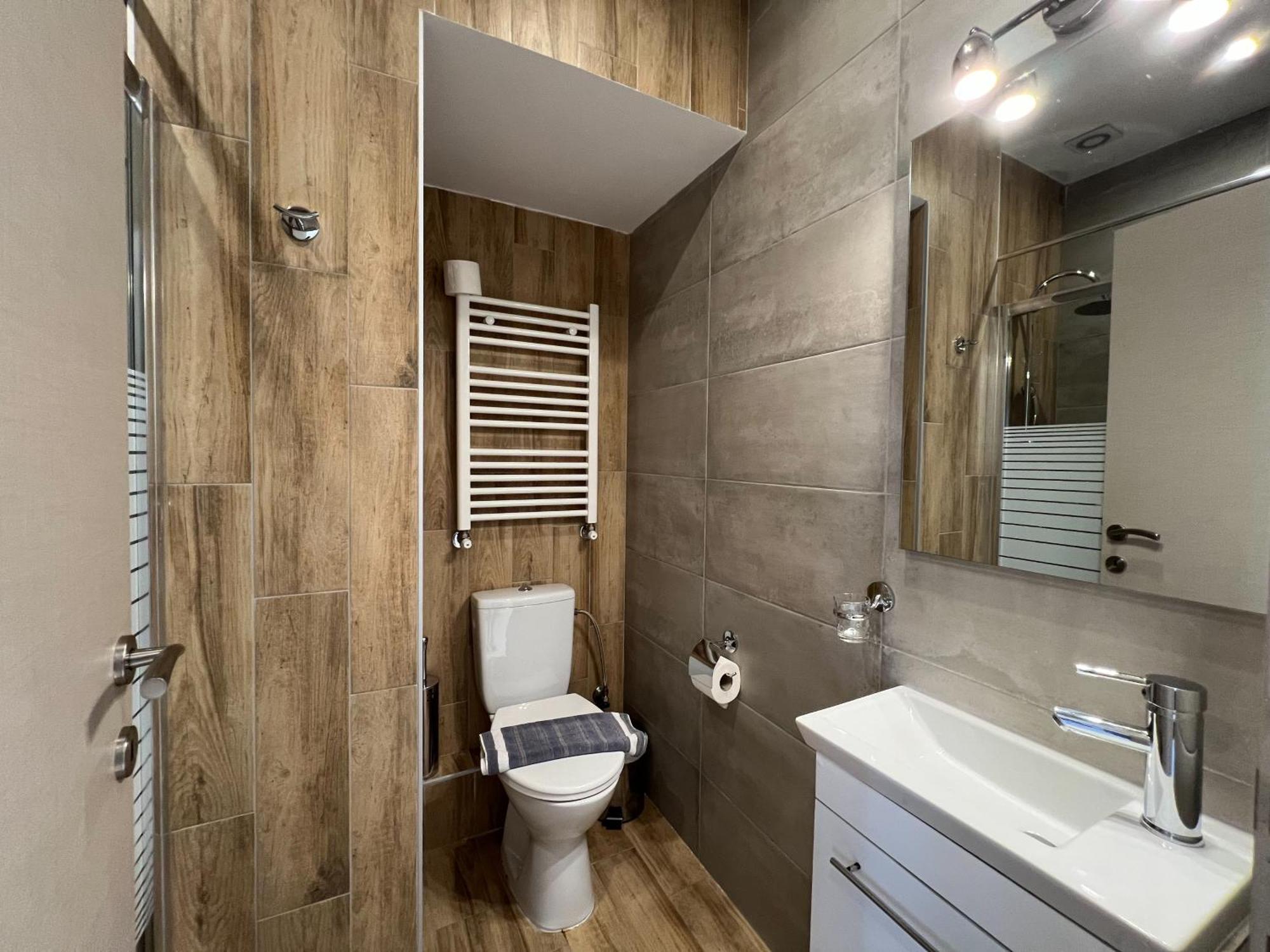 P Deluxe Suites 7 Tesalonika Bagian luar foto
